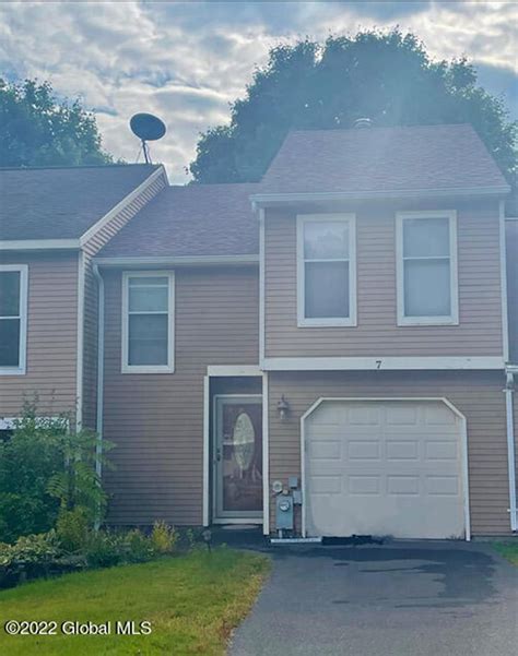 7 Carriage Rd Clifton Park Ny 12065 Mls 202228303 Bex Realty