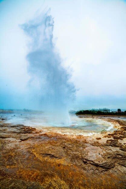 Premium Photo | Strokkur geyser