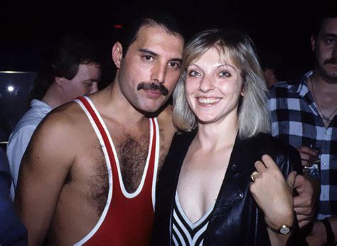 25 Photos Of Freddie Mercury And Mary Austin His First And Only True