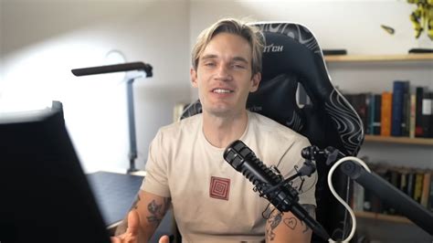 PewDiePie welcomes the birth of his son with Marzia - Xfire