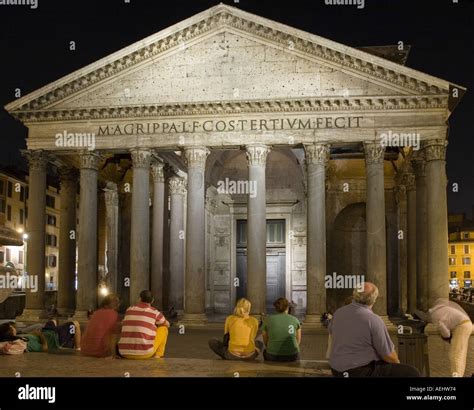 The Pantheon At Night Piazza Della Rotonda Rome Italy Stock Photo Alamy