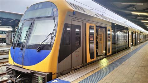 Nsw Trainlink Oscar H Set Train At Sydney Central Station Double