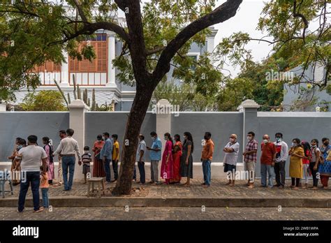 Queue Outside The Sri Aurobindo Ashram Pondicherry Or Puducherry