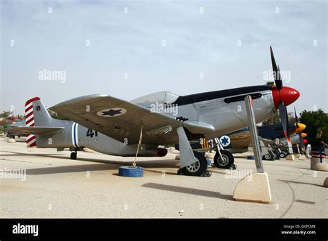 La Fuerza Aérea Israelí Ex P 51 Mustang En Exhibición En El Museo De