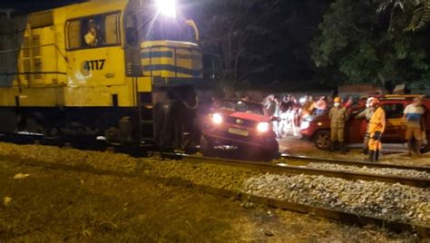 V Deo Mostra Carro Sendo Arrastado Por Trem Na Cidade De Cod