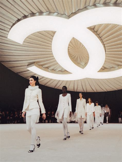 Fashion shows, Ready-to-Wear and Accessories Collections | CHANEL