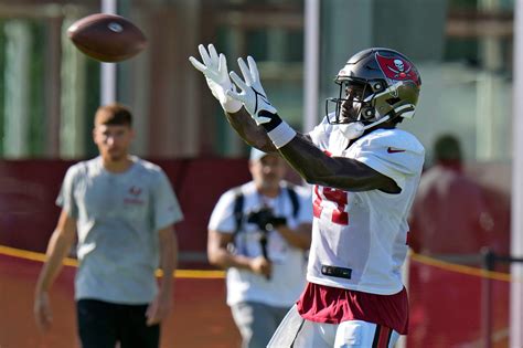 Buccaneers camp: Chris Godwin back, Tom Brady excused, Mike Evans
