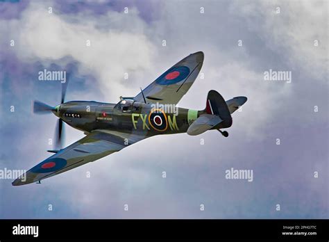 Aircraft Supermarine Spitfire Mk IX Duxford UK Stock Photo Alamy