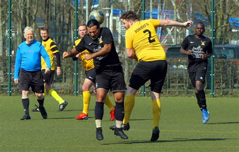 Bovender Sv Iii Freut Sich Ber Den Zweiten Saison Sieg G Kick