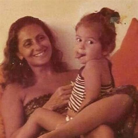 Ego Giovanna Antonelli Posta Foto Antiga Ao Lado Da M E Nost Lgico