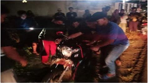 Berita Kecelakaan Lubuklinggau Motor Kakek 66 Tahun Masuk Parit Di