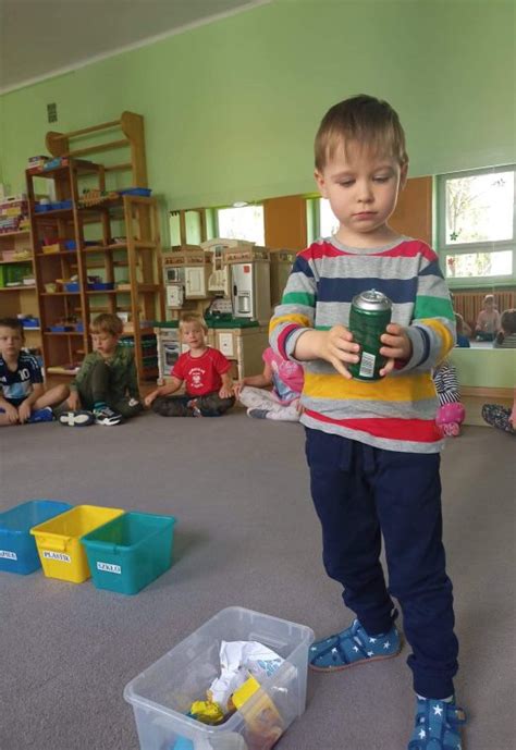 Segregujemy Odpady Przedszkole Miejskie Nr W Odzi Montessori