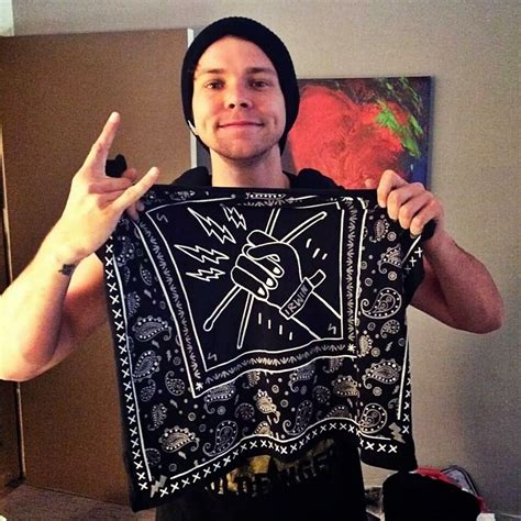 Ashton Irwin Bandana With Images 5sos 5 Seconds Of Summer Ashton