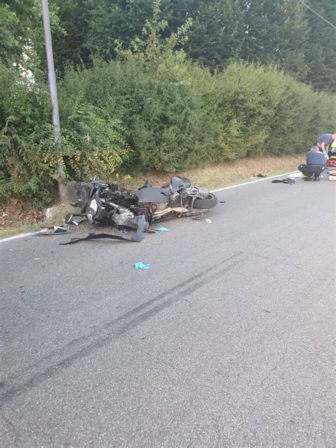 Incidente Mortale A Budrio Bologna Simone Marchesini Si Schianta Con