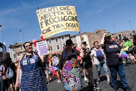 Da Roma a Catania è il giorno del Pride Nella Capitale anche Schlein