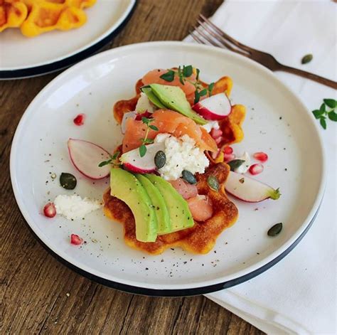 Zoete Aardappelwafeltjes Met Ricotta En Gerookte Zalm