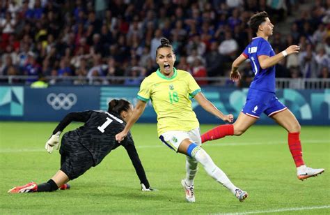 Brasil accede a las semifinales del fútbol femenino olímpico | Diario ...