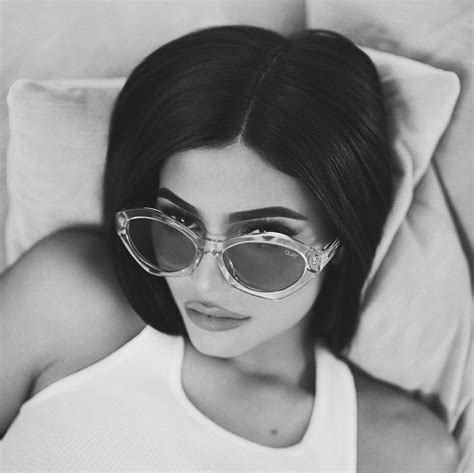 Pin By Julia On Kylie Jenner Round Sunglasses Sunglasses Women