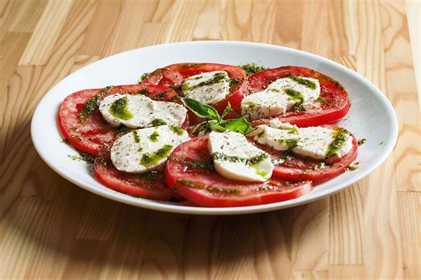 Tomatensalat Caprese Mit Ger Stetem Wei Brot Partyrezepte De