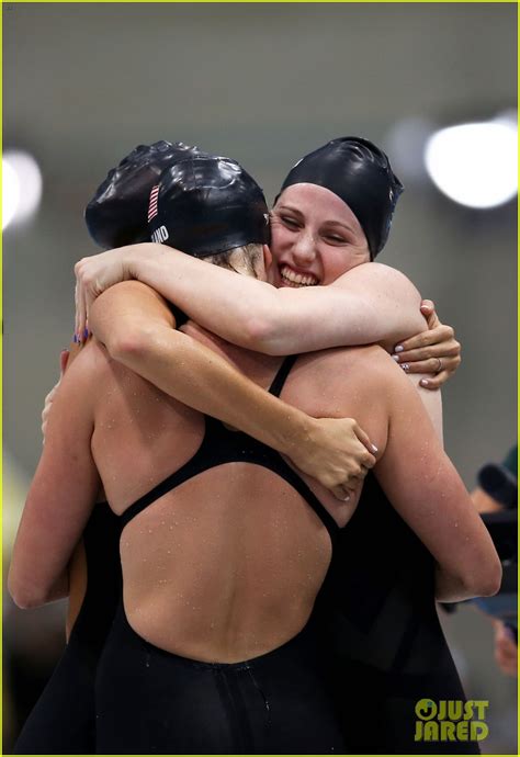 U S Womens Swimming Team Wins Gold In 4x200m Relay Photo 2695431