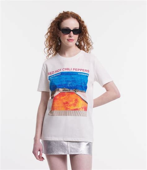 Remera Alargada En Media Malla Con Estampado Red Hot Chili Peppers Renner
