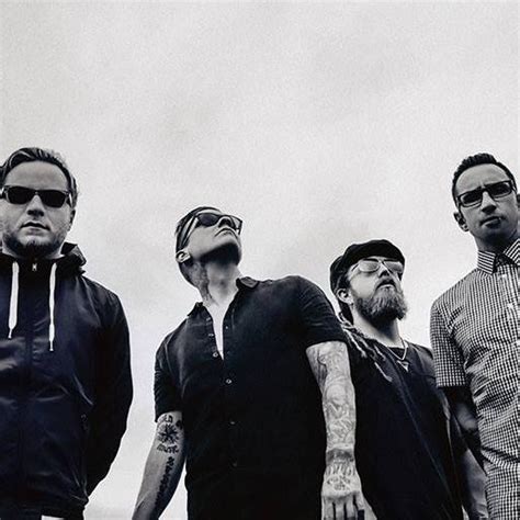 Nuevo Video De Shinedown Para El Single Monsters Metaltrip