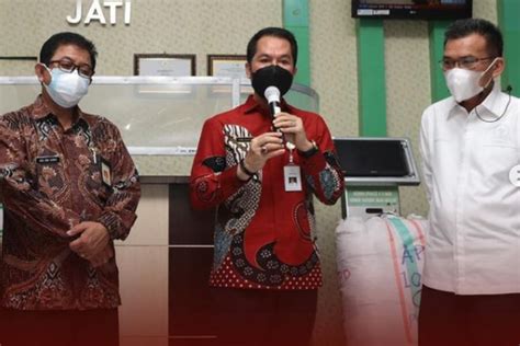 Musthofa Berikan Sejumlah Bantuan APD Untuk Nakes Di Kabupaten Kudus