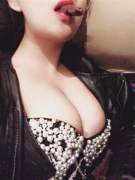 Naked Cao Giang In The Viet Nam Personal Show