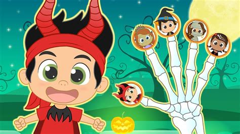 FINGER FAMILY 😈 Celebrate Halloween with Disney Junior | Children's ...