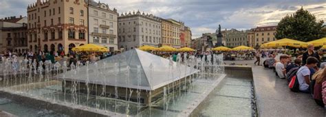 Markedspladsen Rynek Główny i Krakow Bestil billetter til dit besøg