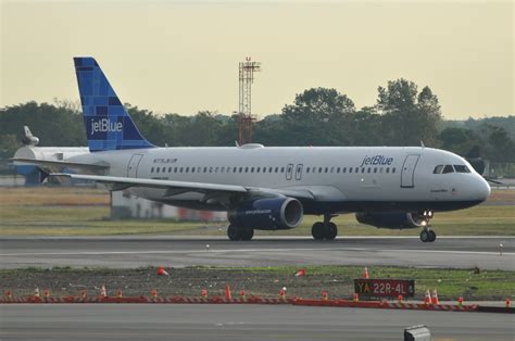 Jetblue Airways Airbus A320 232 N775jb Canard Bleu Flickr