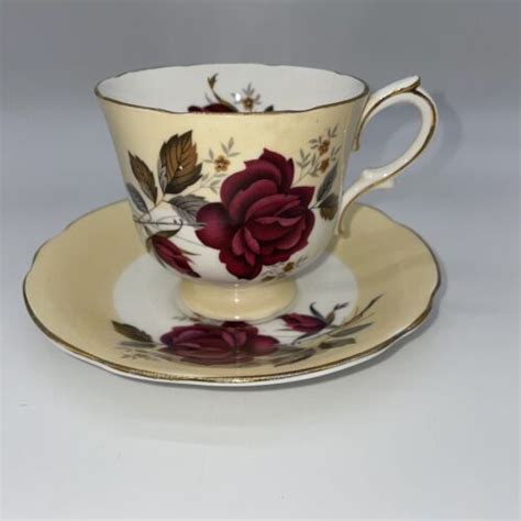 Vtg Dutchess England Scarlet Rose Bone China Tea Cup Saucer Gold Rim