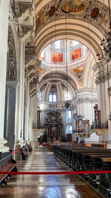 La Famosa Catedral De Salzburgo El Interior De Salzburger Dom Austria