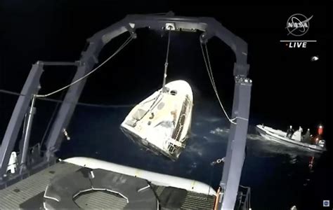 Quatre Astronautes De Liss De Retour Sur La Terre Avec Une Navette Spacex