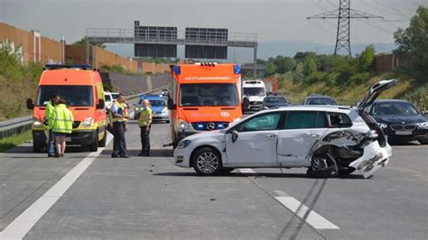 Mannheim Viernheim Fotos Unfall Auf Autobahn Mit Lkw Und Zwei