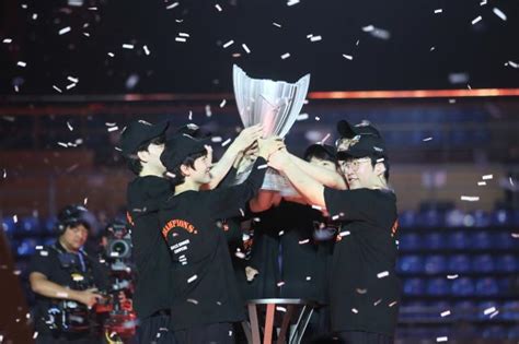 PHOTOS Hanwha Life Team Becomes New League Of Legends Champions AJU