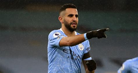 VIDEO Riyad Mahrez Joue Au Football Avec Des Enfants