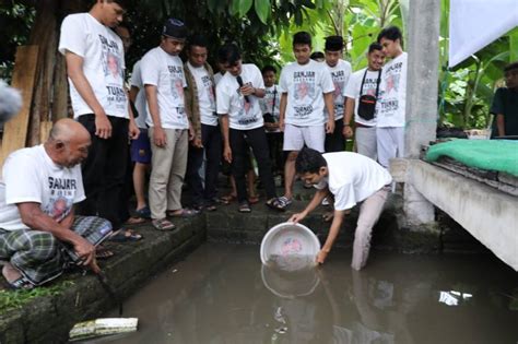 Ganjar Milenial Beri Pelatihan Budi Daya Ikan Lele Di Lombok Barat