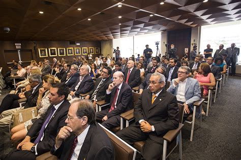 Bcr Presenta Moneda Conmemorativa Por Los A Os Pucp Puntoedu Pucp