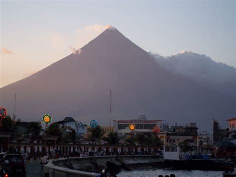 Mayon Volcano, Philippines | Amazing sunsets, Natural landmarks, Landmarks