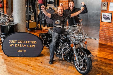 Midweek Lifestyle Winner Gary Lamb Wins Harley Davidson Road King