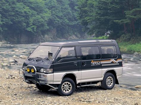 Mitsubishi Delica 1986 1999 3 поколение Минивэн технические