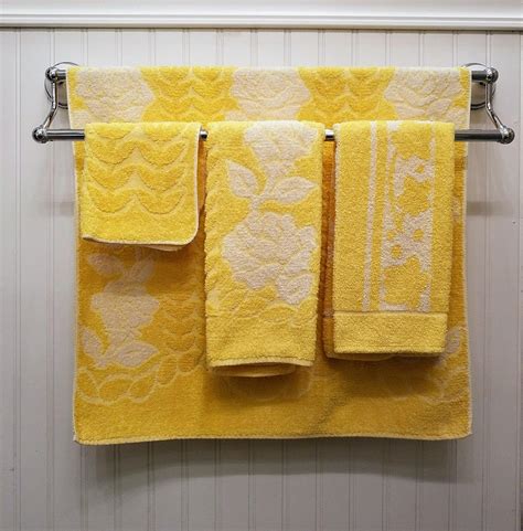 Bright Yellow Bath Towels / Marimekko Lokki White / Yellow Bath Towel ...