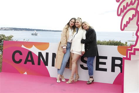 Photo Marie Ange Casta Louane Emera Et Anne Marivin Photocall De