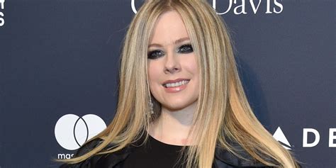 Avril Lavigne Announces ‘We Are Warriors’ Charity Single Amid Pandemic ...