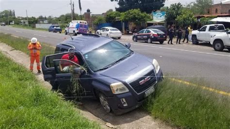 Accidente En Pénjamo Dos Mujeres Resultan Lesionadas Al Salirse De La