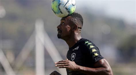 Vit Ria Perde Para O Botafogo Mant M Tabu E Segue Pr Ximo Do Z