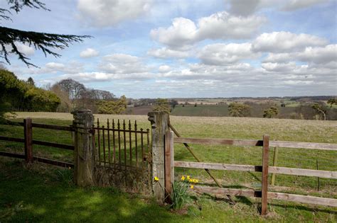 House Hunting in ... England - The New York Times