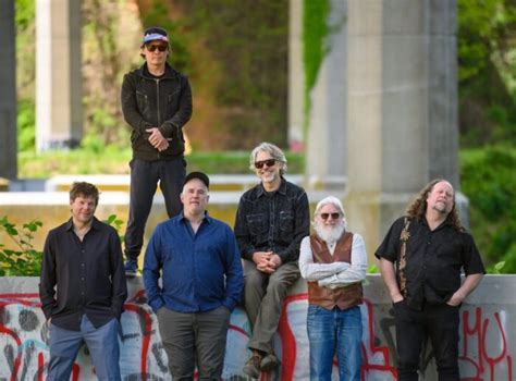 Watch The String Cheese Incident Begin Spring Tour With Jay Starling