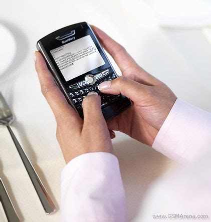 BlackBerry 8820 pictures, official photos